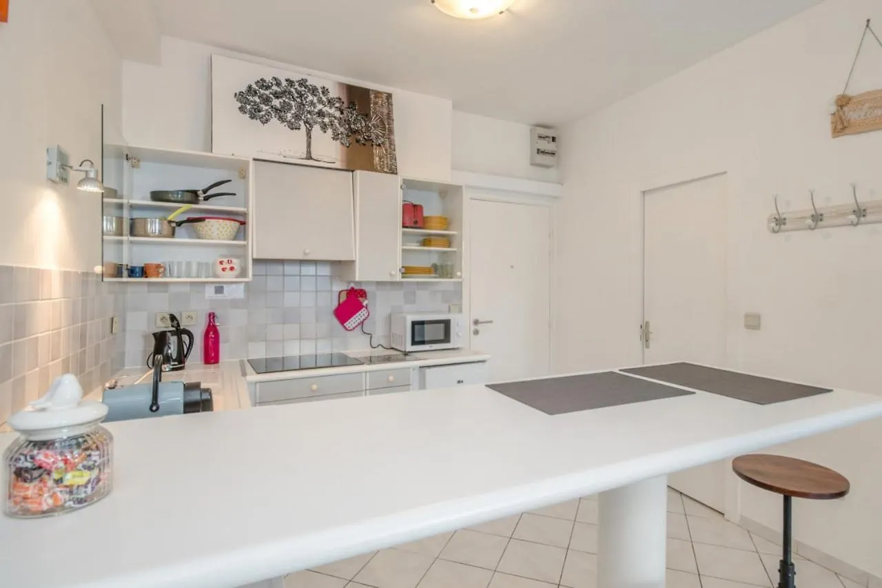 Large And Bright Studio With Ac At The Heart Of Avignon - Welkeys Lejlighed